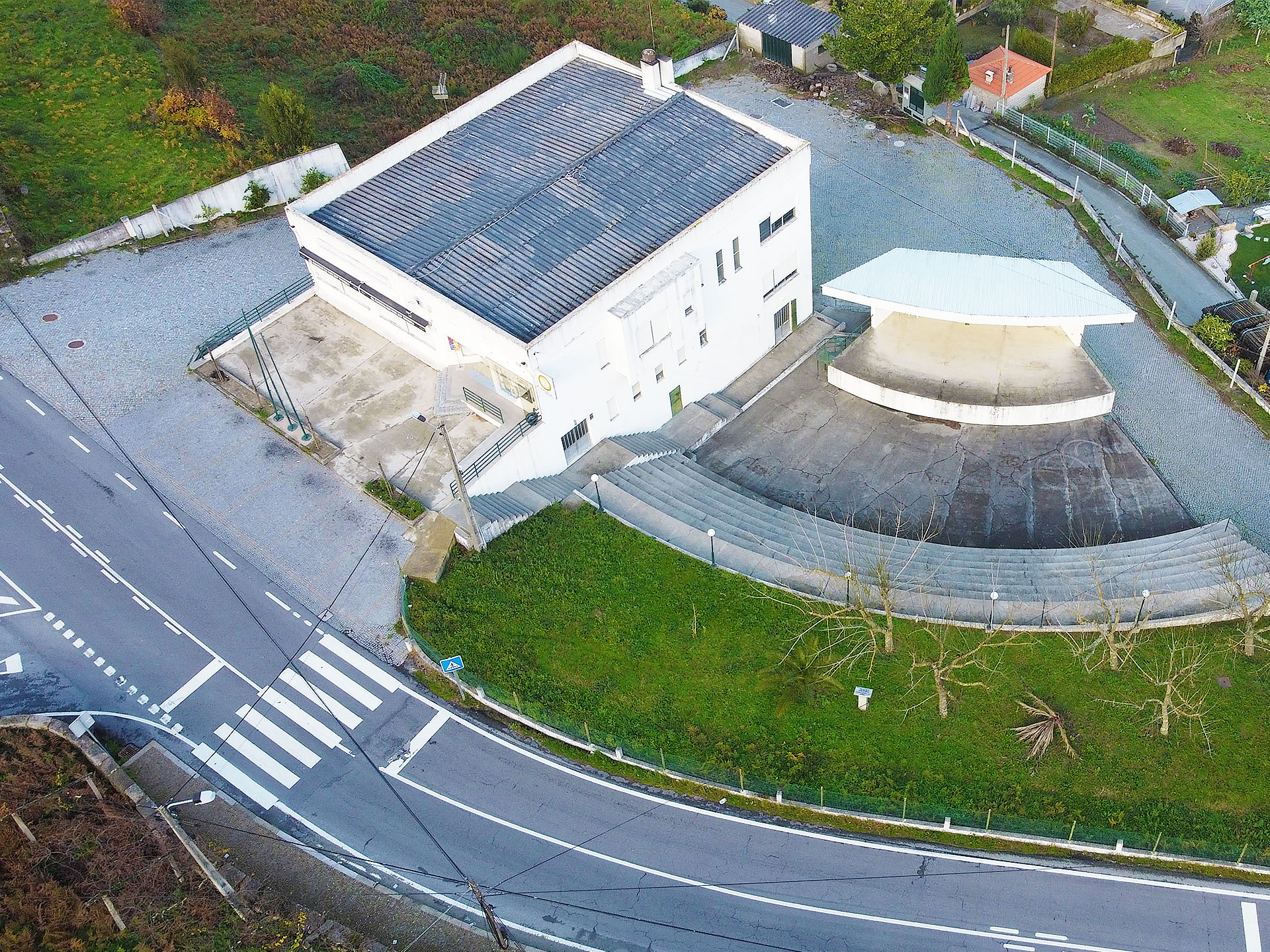 Câmara apoia Associação de Tarouquela na remoção do amianto no edifício sede